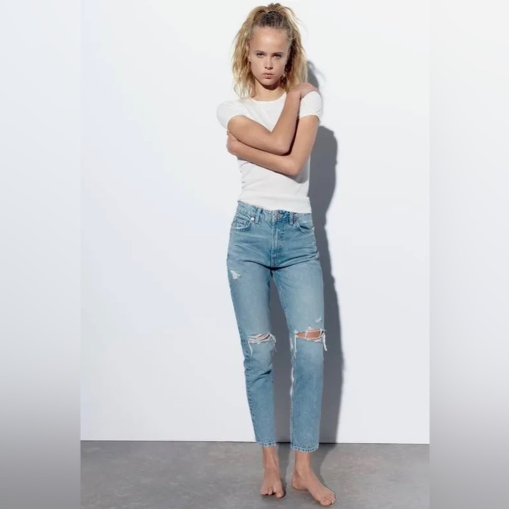 Zara High Rise Mom Jeans • New with tags • Size 6